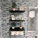 Duplex - 7min To - Historic Center 아파트
