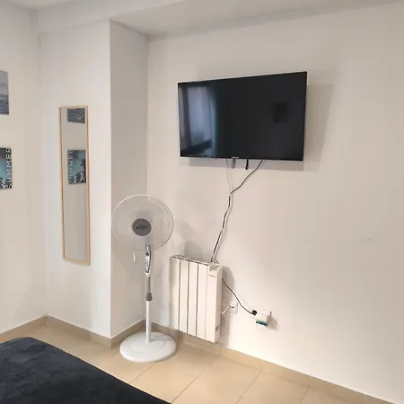 Апартаменты Charming Duplex - Historic Center - 7min To